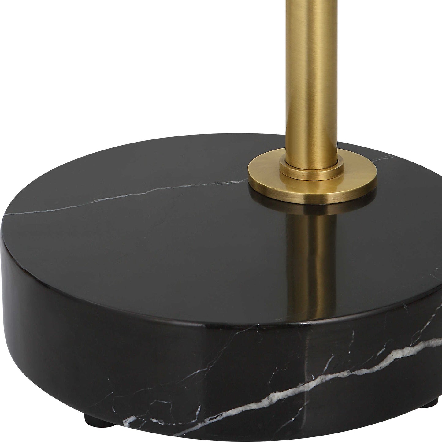 Huxlor Floor Lamp
