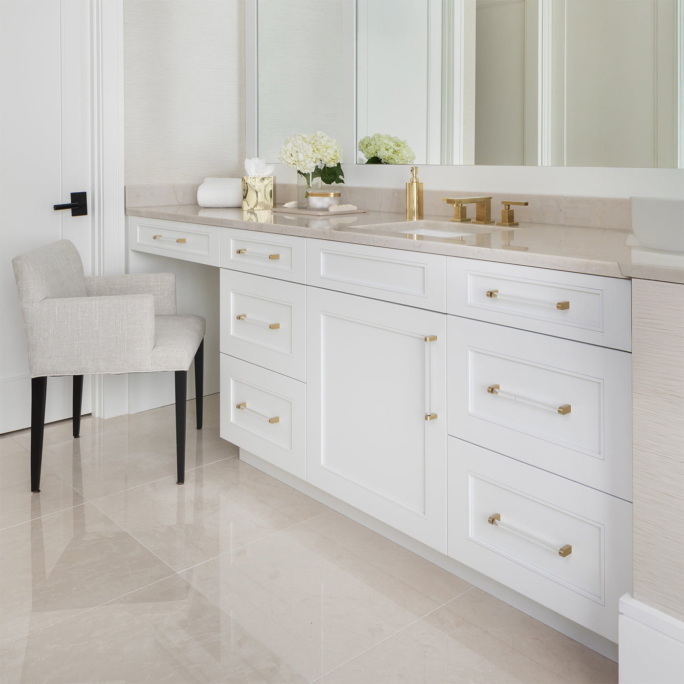Clarity Acrylic Cabinet Pull