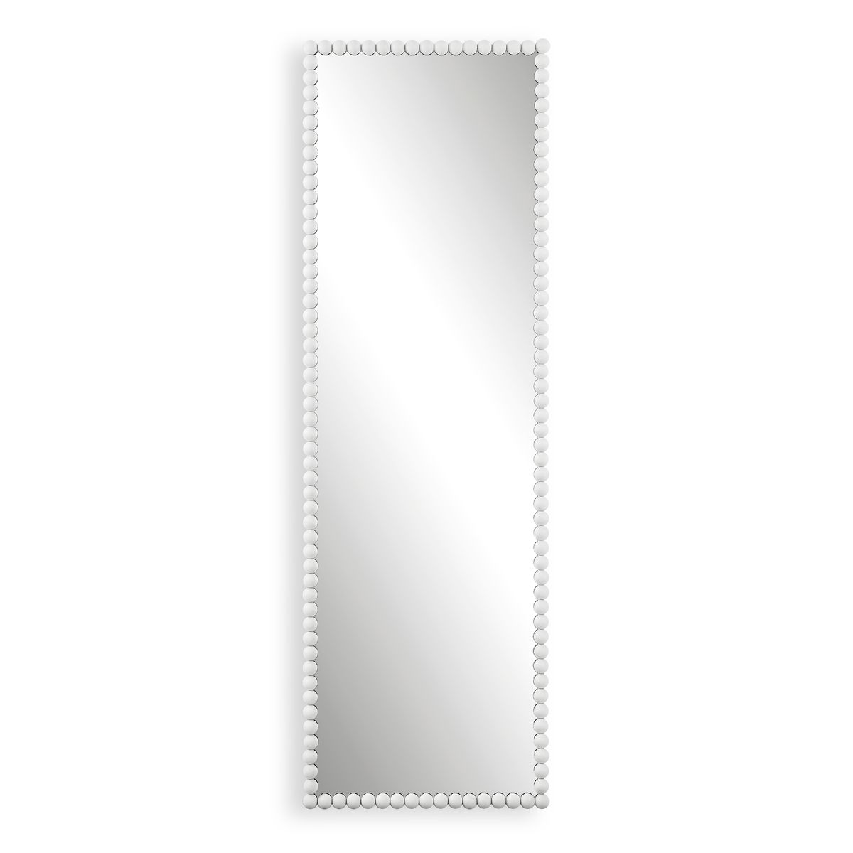White full-lenght mirror floating.