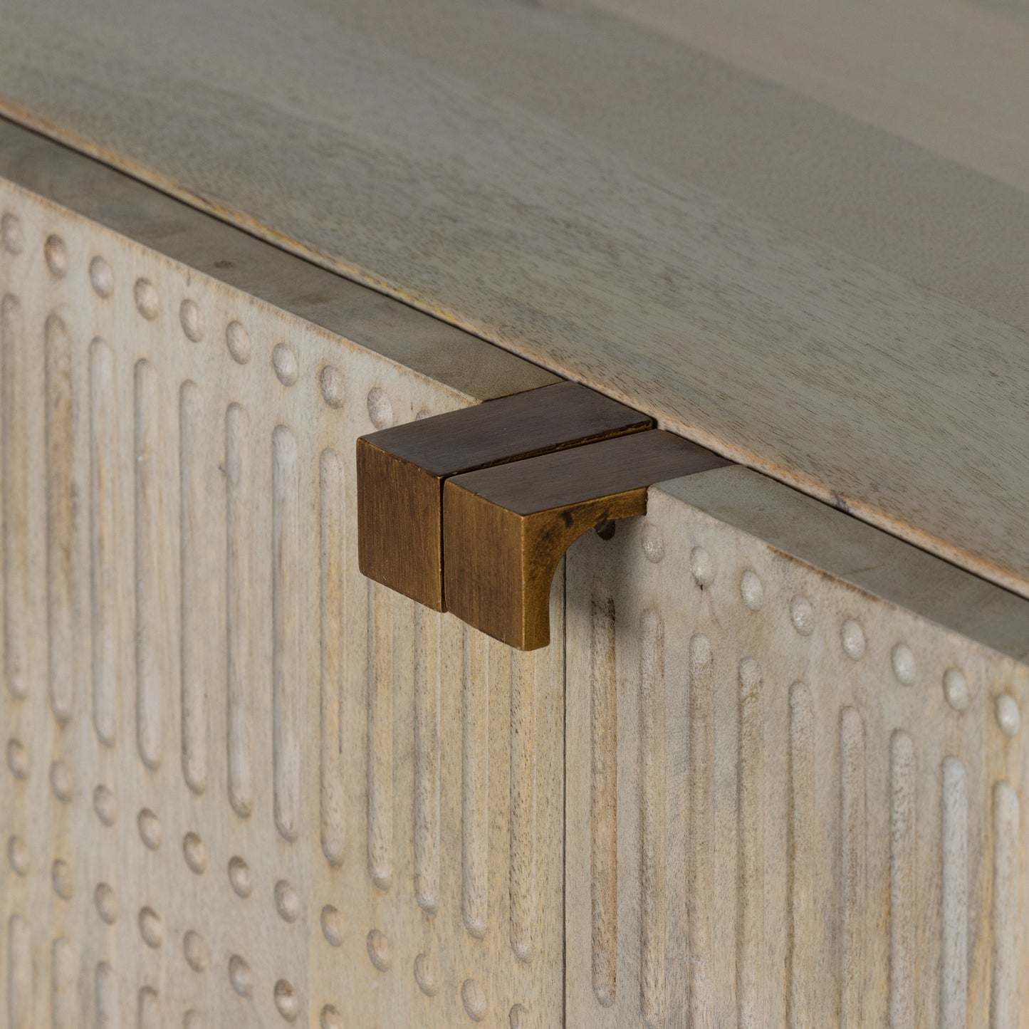 Carved mango 69x16x30h