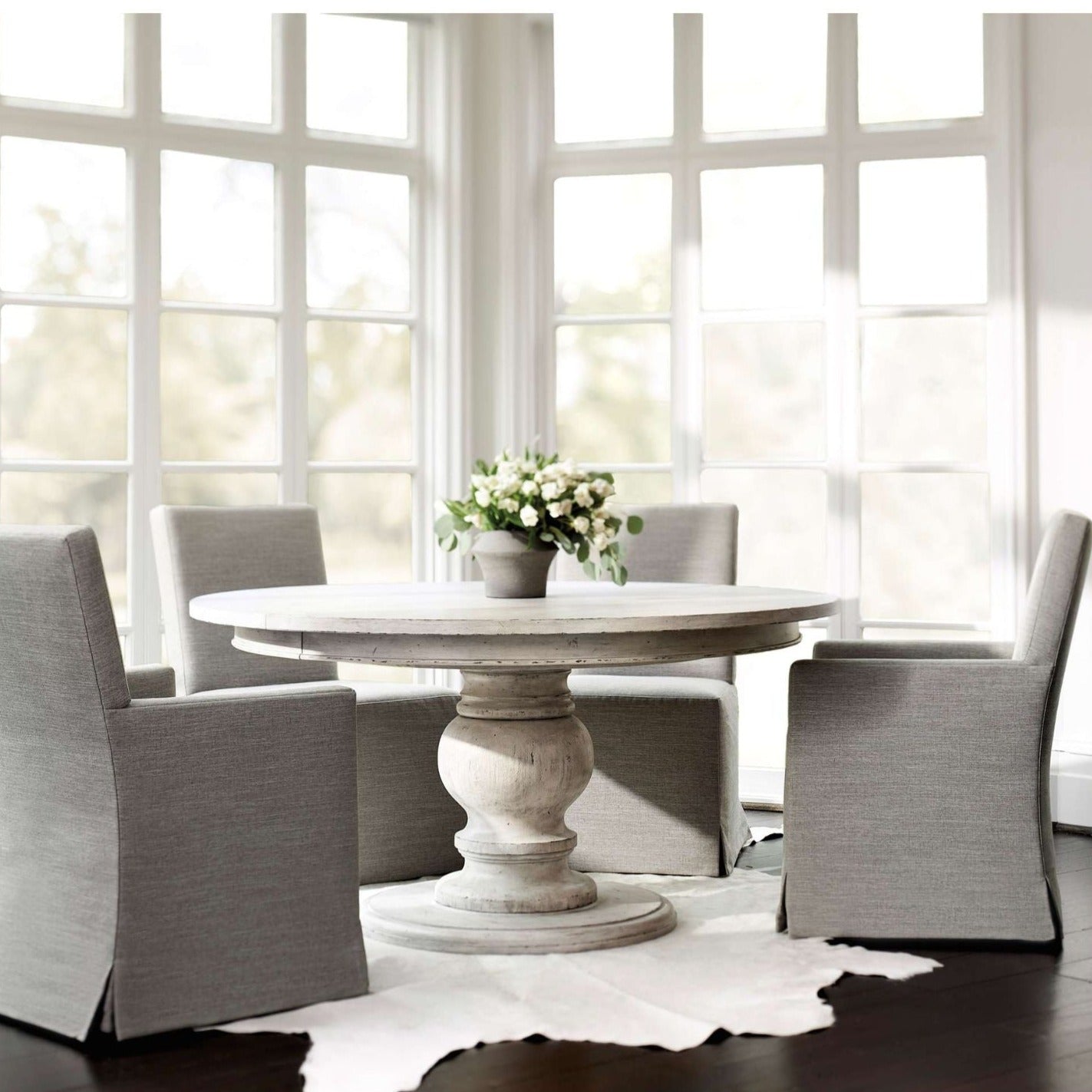 Round ext table, 60”-80”