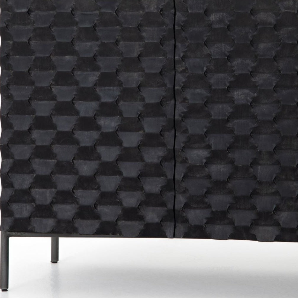 black iron 82x18x27h