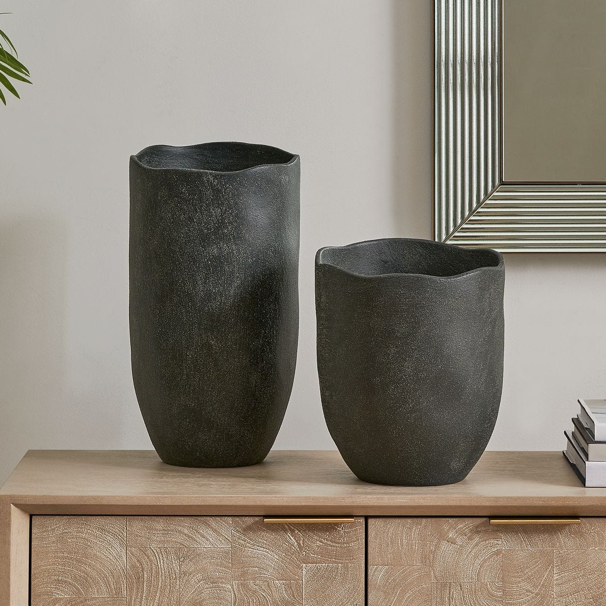 Black Vases for Flowers, Centerpieces in Small and Black Sizes