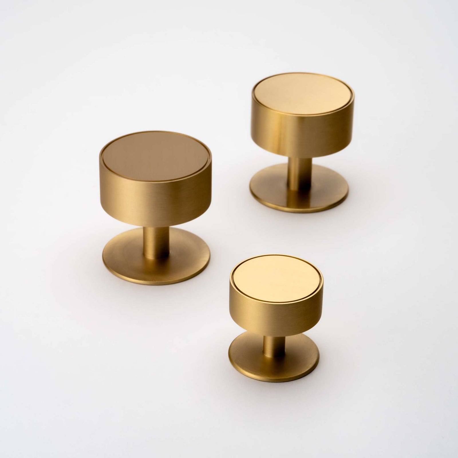 Gateau, Solid Brass Knobs