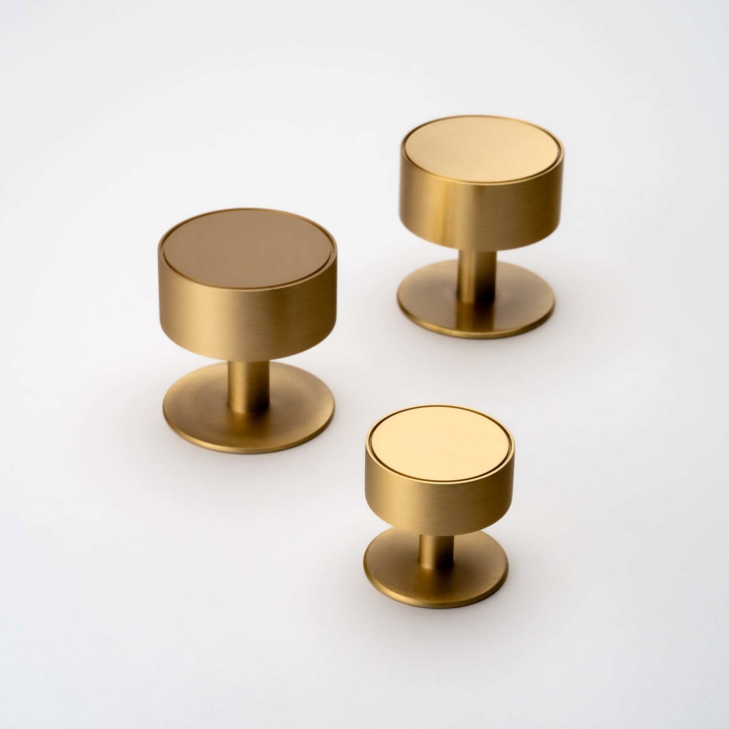 Gateau, Solid Brass Knobs