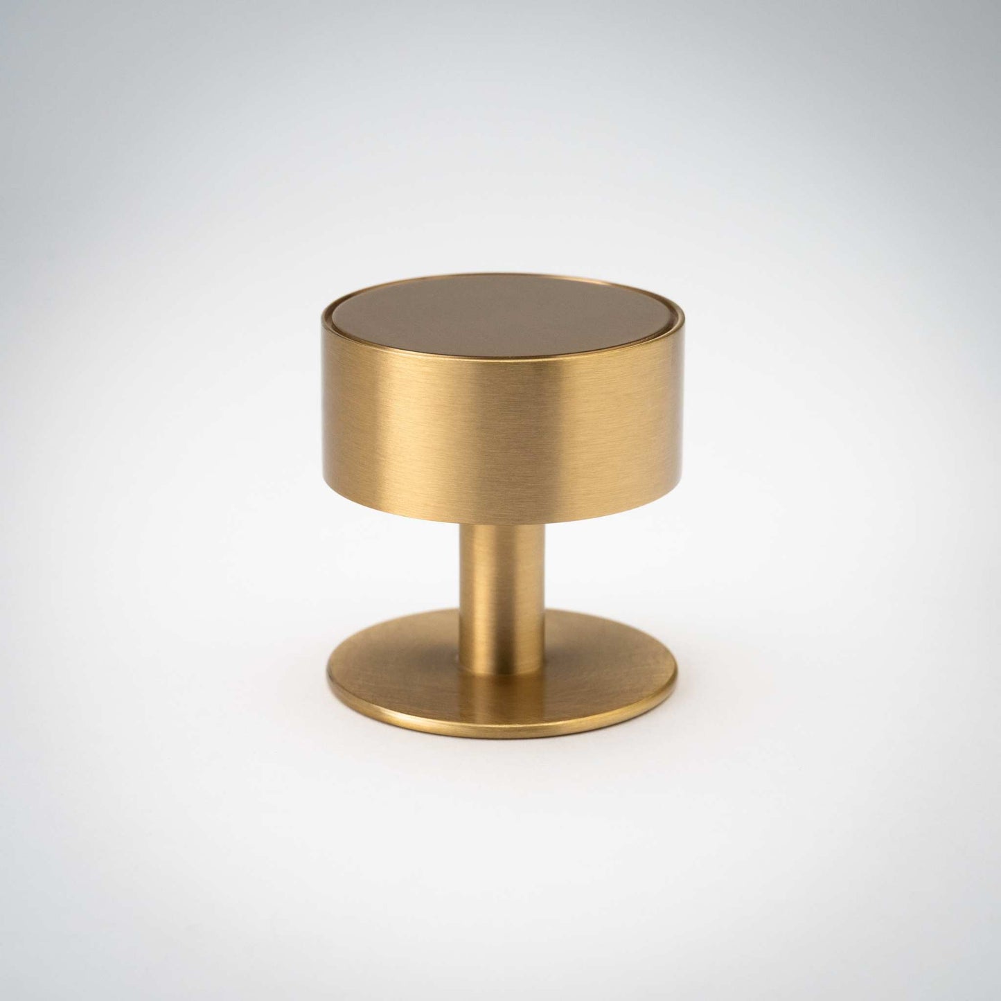 Gateau, Solid Brass Knobs