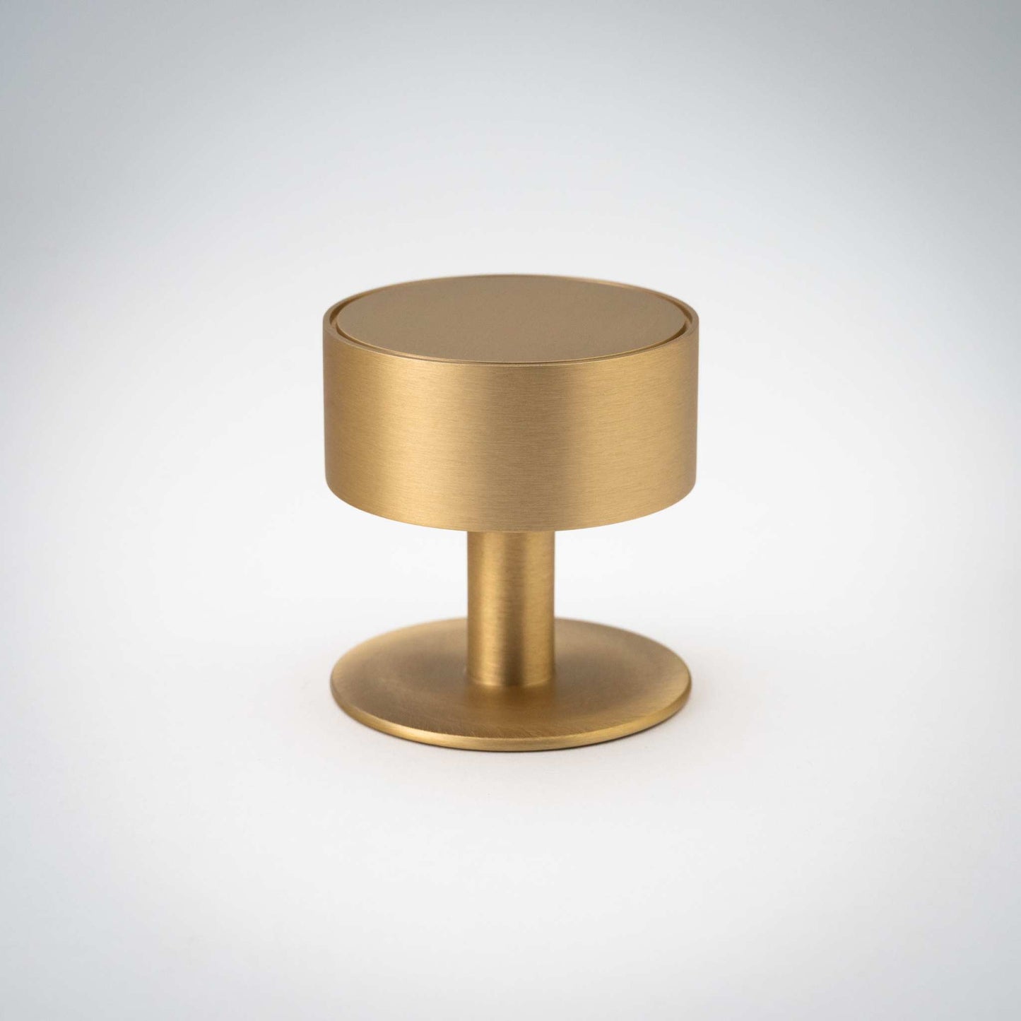 Gateau, Solid Brass Knobs